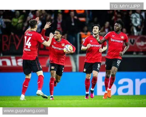 外国小伙子对足球明星的精彩评价与独特见解分享